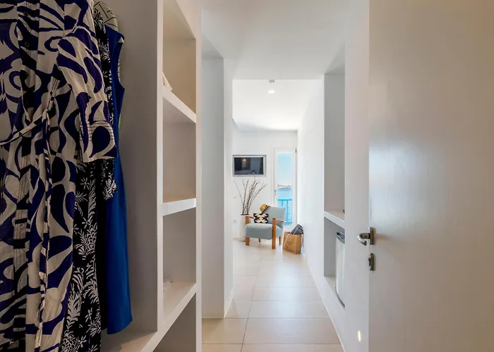 بلوتوبيا سويتس