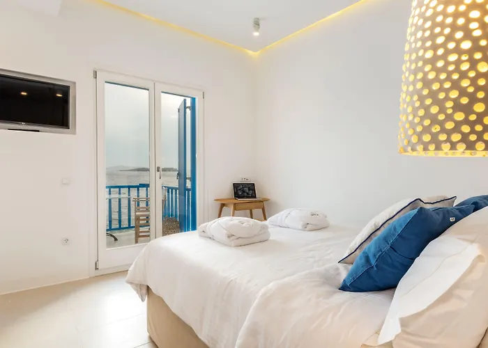 بلوتوبيا سويتس 4* Mykonos Town