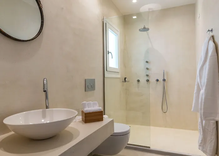 بلوتوبيا سويتس 4*