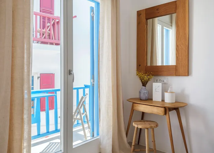 بلوتوبيا سويتس 4* Mykonos Town
